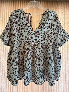 Entro Leopard Print V-Neck Babydoll Top NWOT